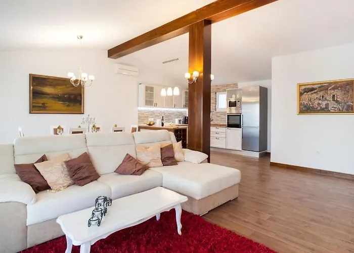 8910 Comfortable * Makarska